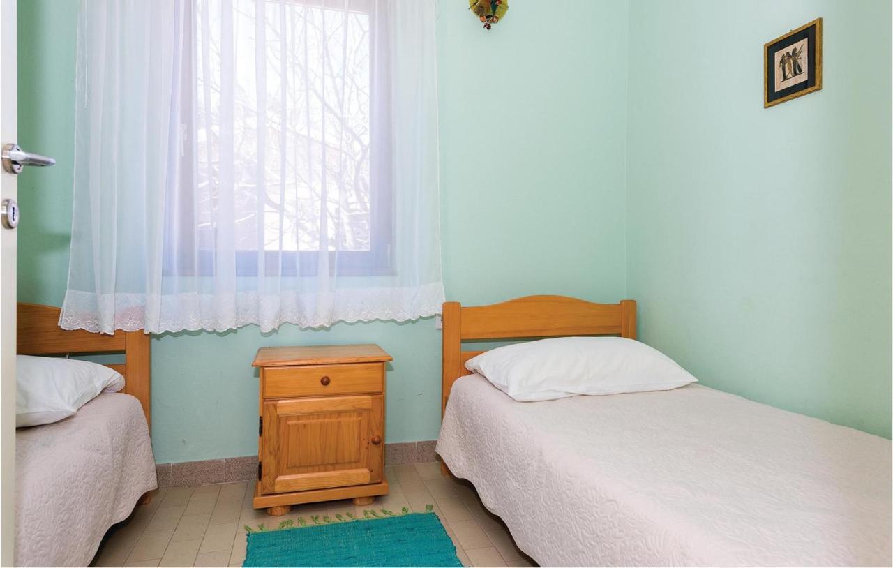 Beautiful Apartment In Rogoznica With Wifi Kültér fotó